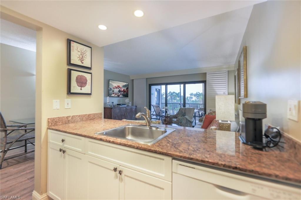 TENNIS VILLAS - Residential