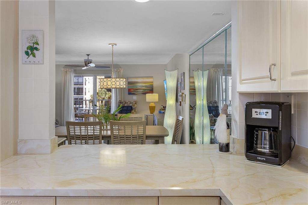 ROYAL PELICAN TOWNHOUSE - Residential