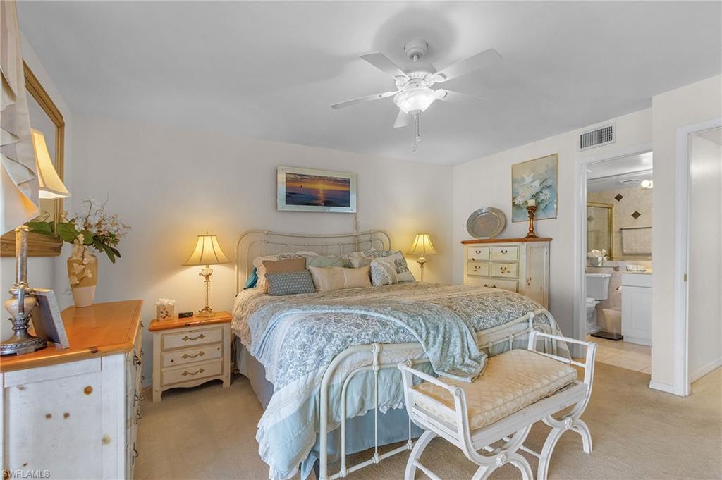 ROYAL PELICAN TOWNHOUSE - Residential