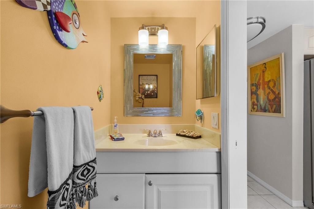 ROYAL PELICAN TOWNHOUSE - Residential