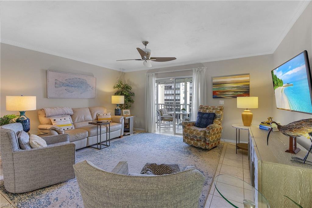 ROYAL PELICAN TOWNHOUSE - Residential