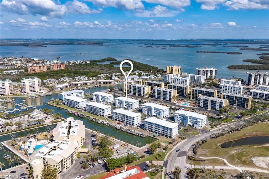 ROYAL PELICAN TOWNHOUSE - Residential