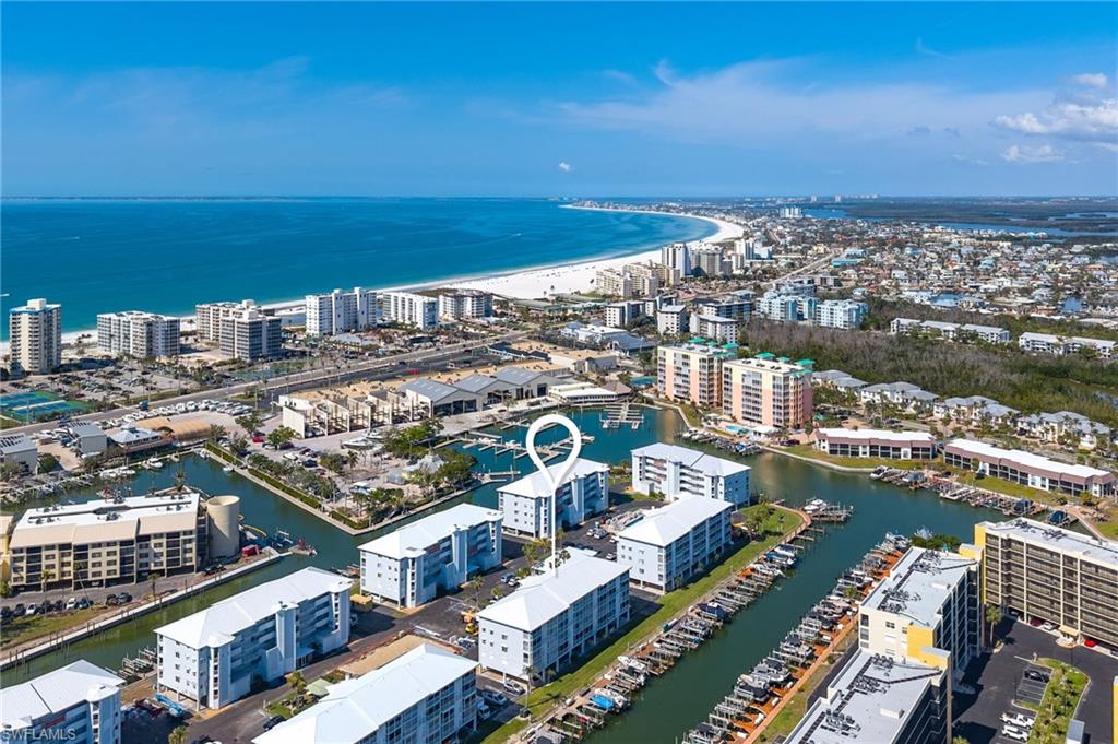 ROYAL PELICAN TOWNHOUSE - Residential