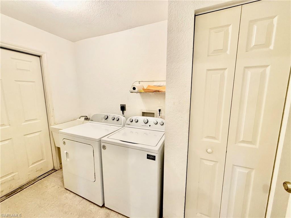 MIRROR LAKE ESTATES - Residential