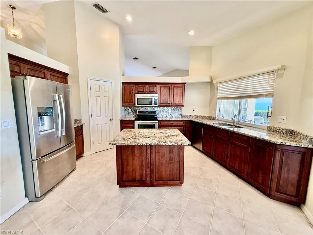 MIRROR LAKE ESTATES - Residential