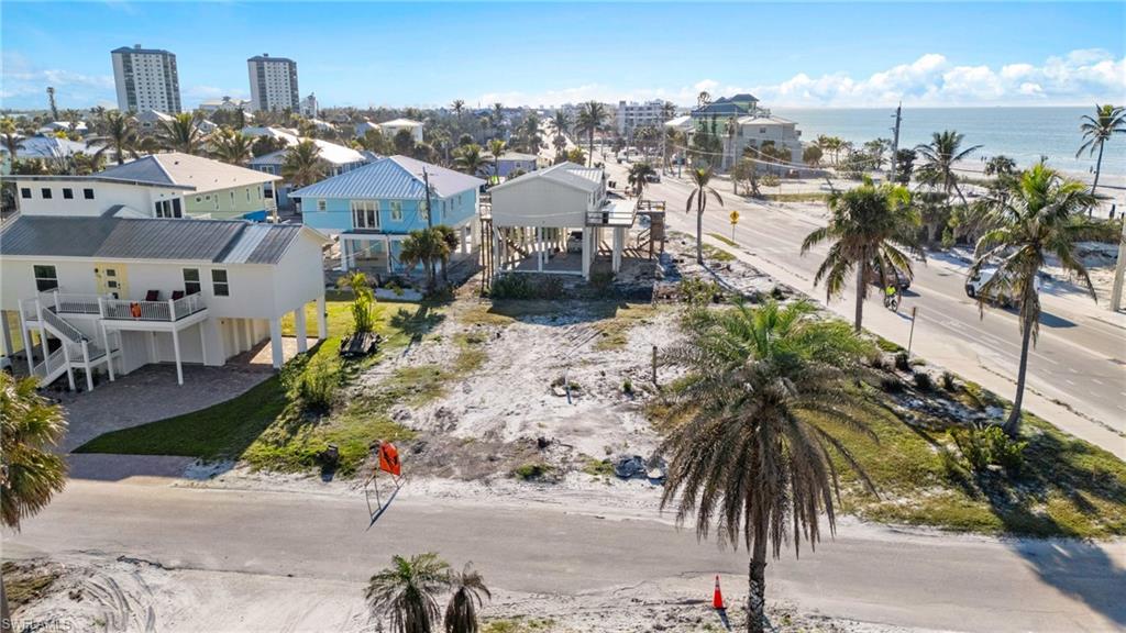 GULF ISLAND MANOR - Land