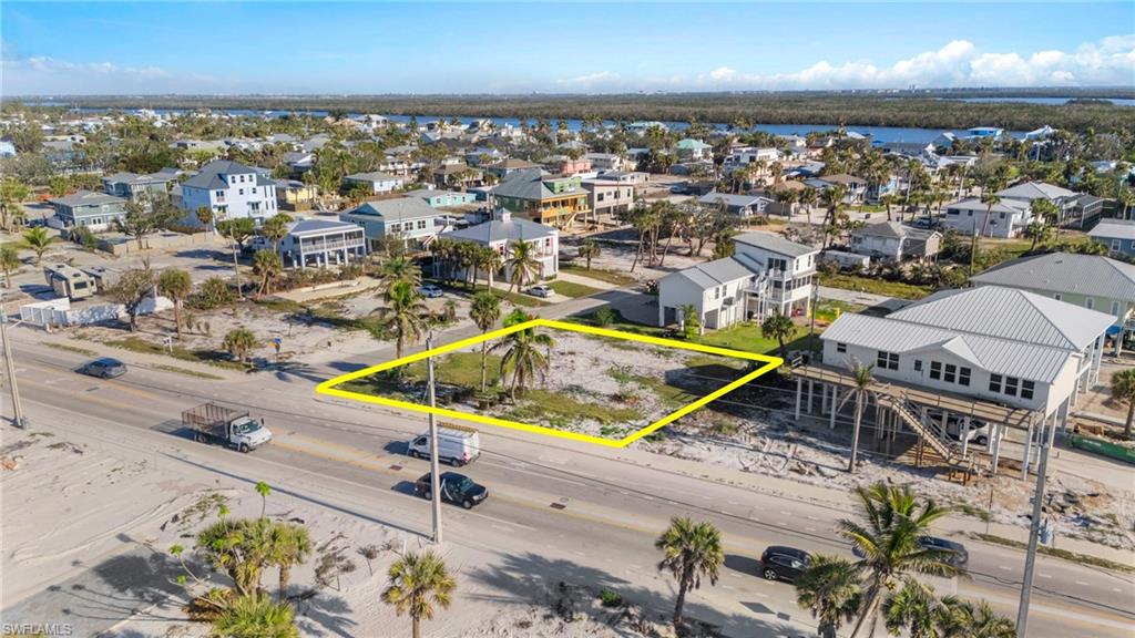 GULF ISLAND MANOR - Land
