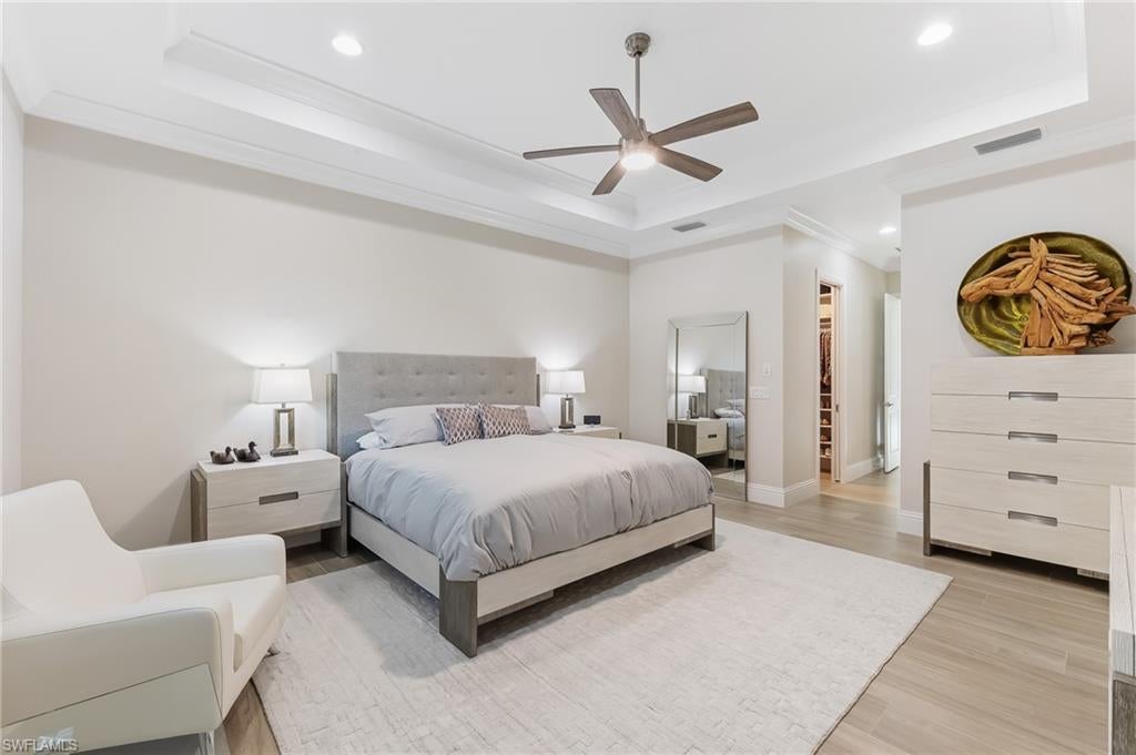 COUNTRY CLUB - Residential