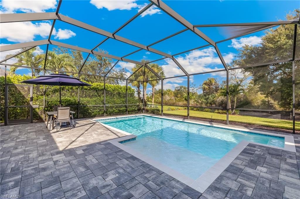 COUNTRY CLUB - Residential