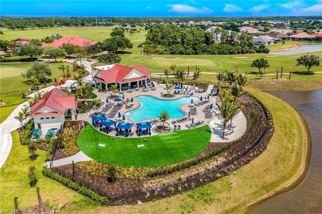 COUNTRY CLUB - Residential