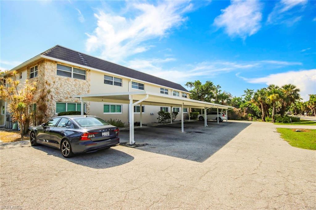 CAPTAINS WALK - Residential