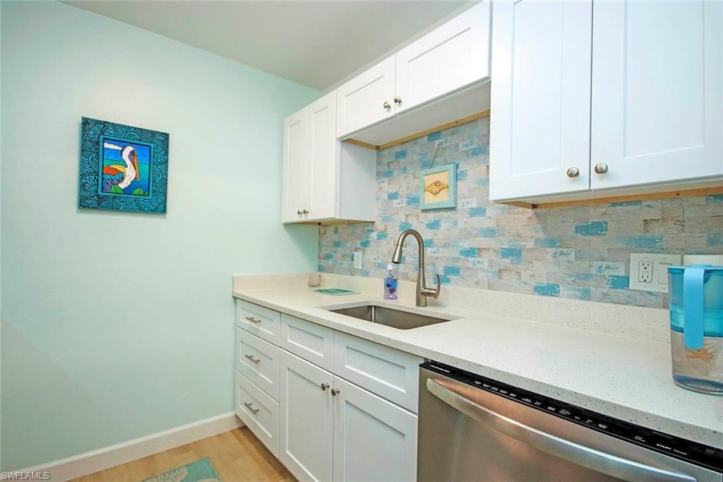 CAPTAINS WALK - Residential