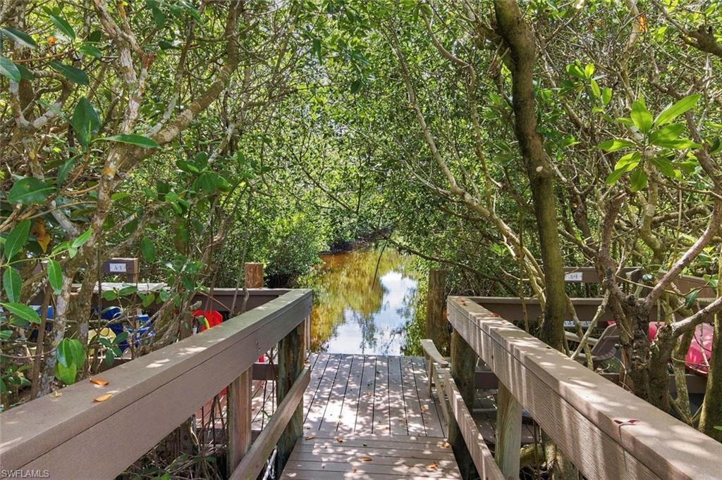 CAPTAINS WALK - Residential