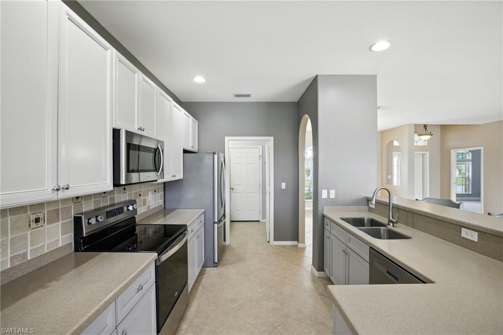 COLONIAL SHORES - Residential
