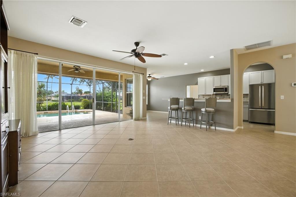 COLONIAL SHORES - Residential