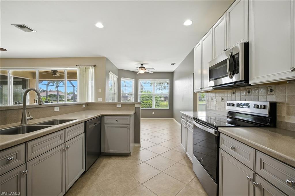 COLONIAL SHORES - Residential