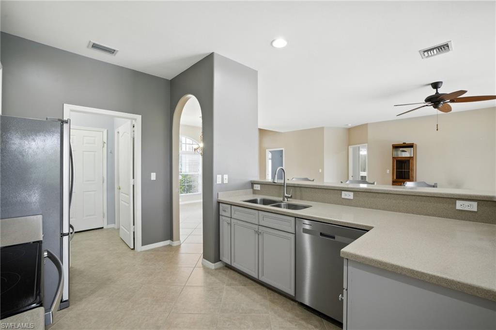 COLONIAL SHORES - Residential