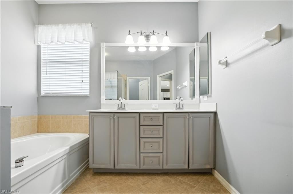 COLONIAL SHORES - Residential