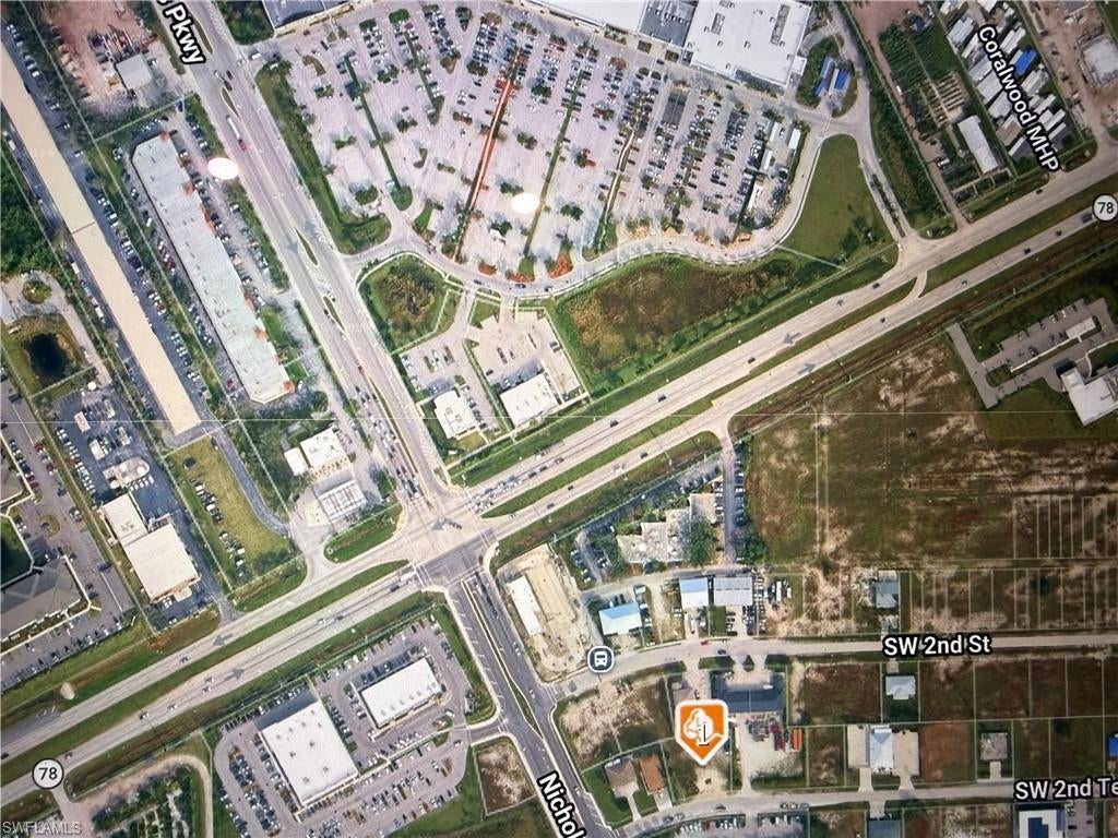 CAPE CORAL - Land