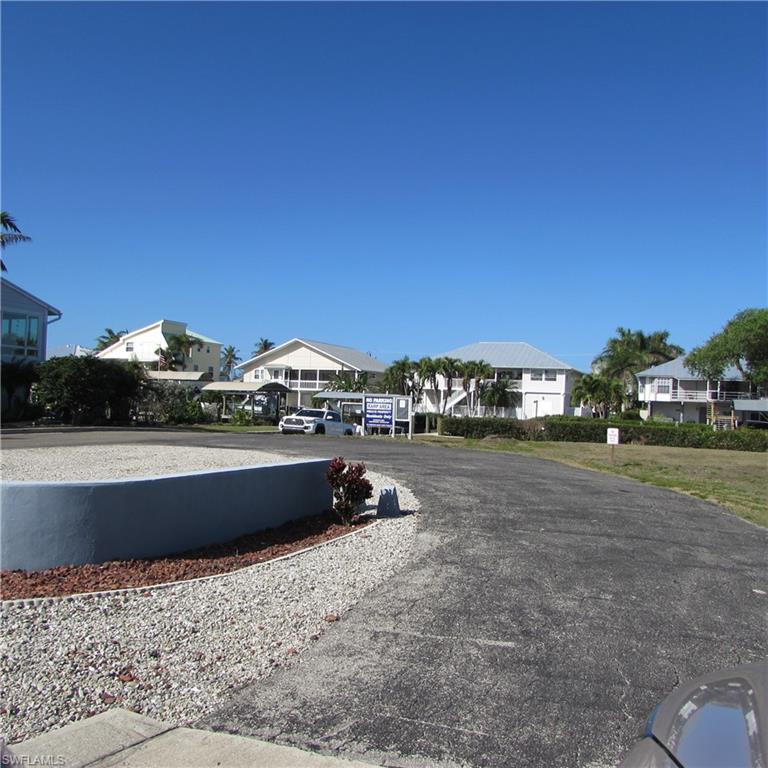 CAPTAINS COVE - Land