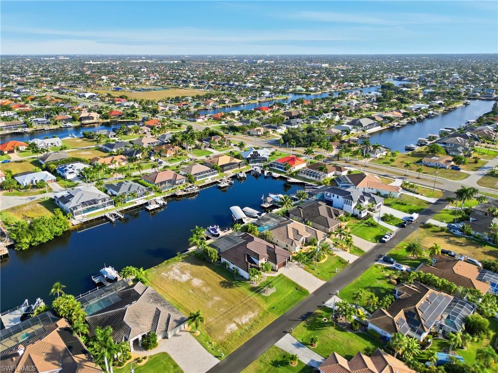 CAPE CORAL - Land