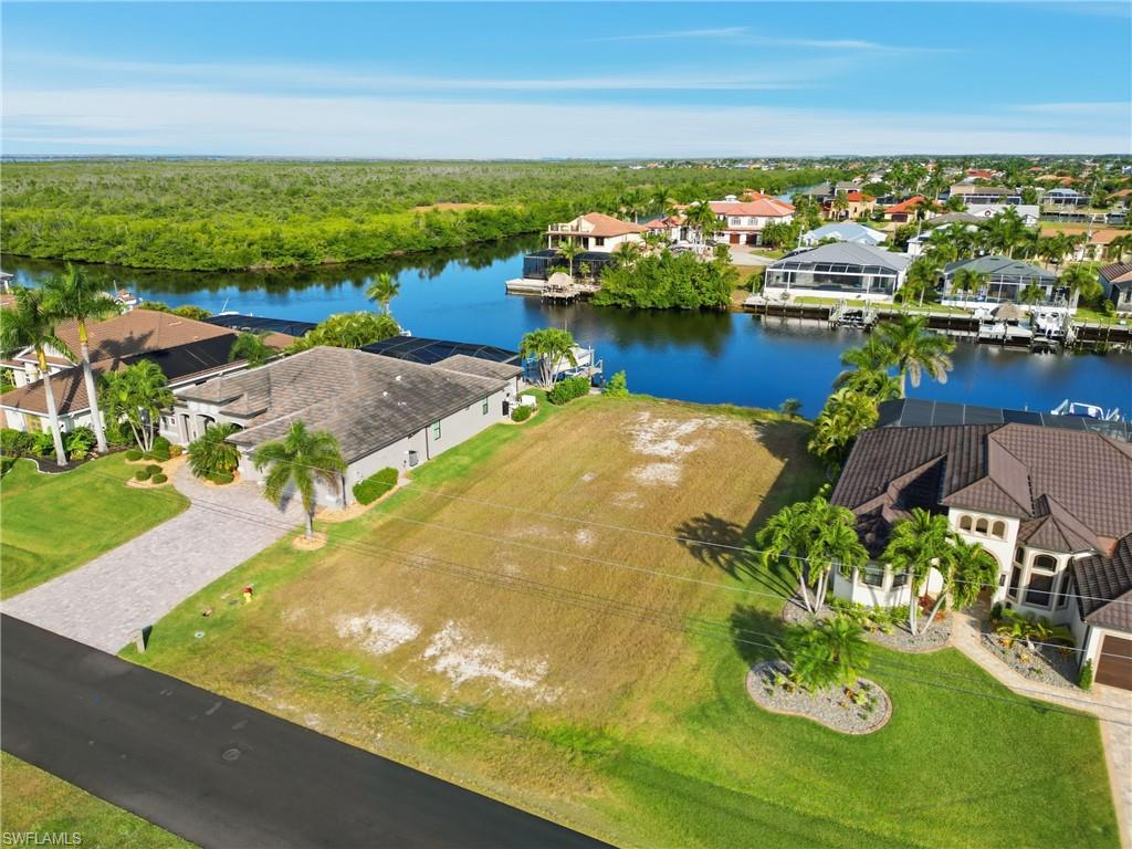 CAPE CORAL - Land