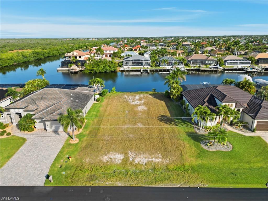 CAPE CORAL - Land