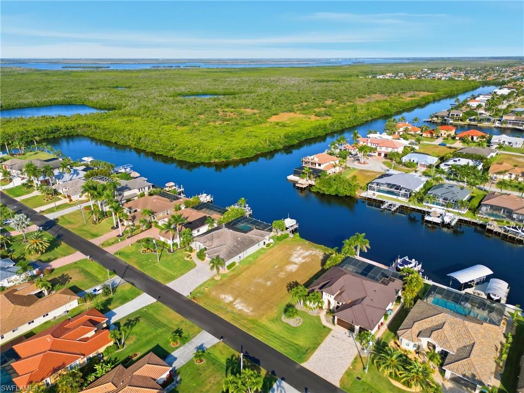 CAPE CORAL - Land