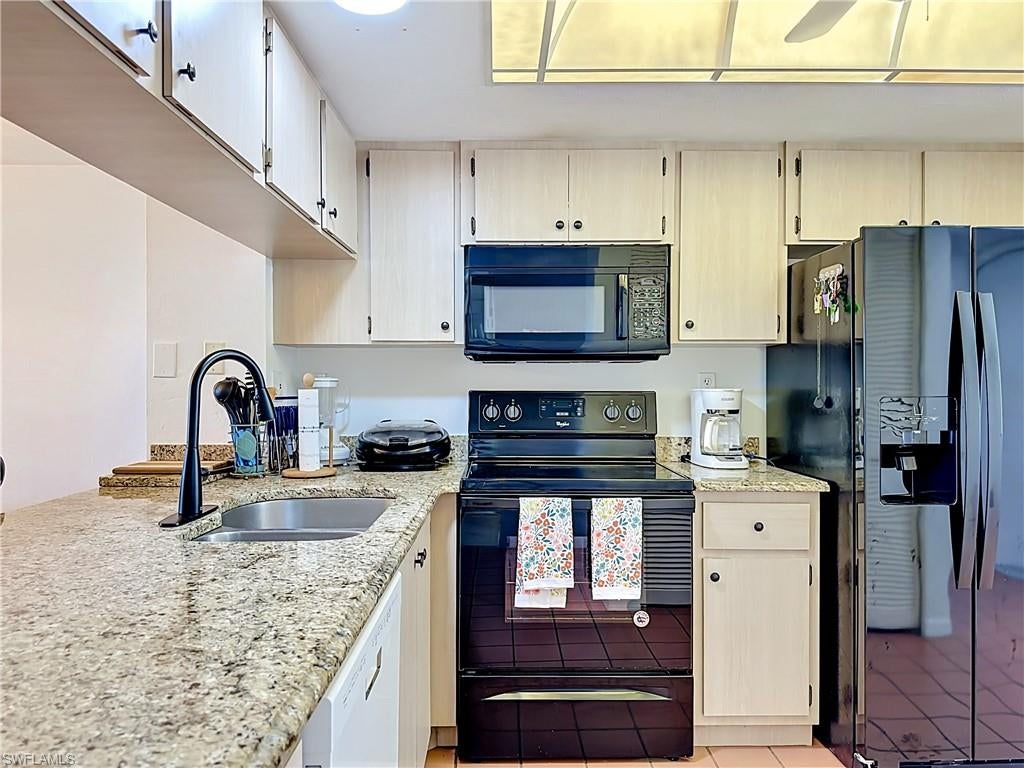 NAPLES WALK - Residential