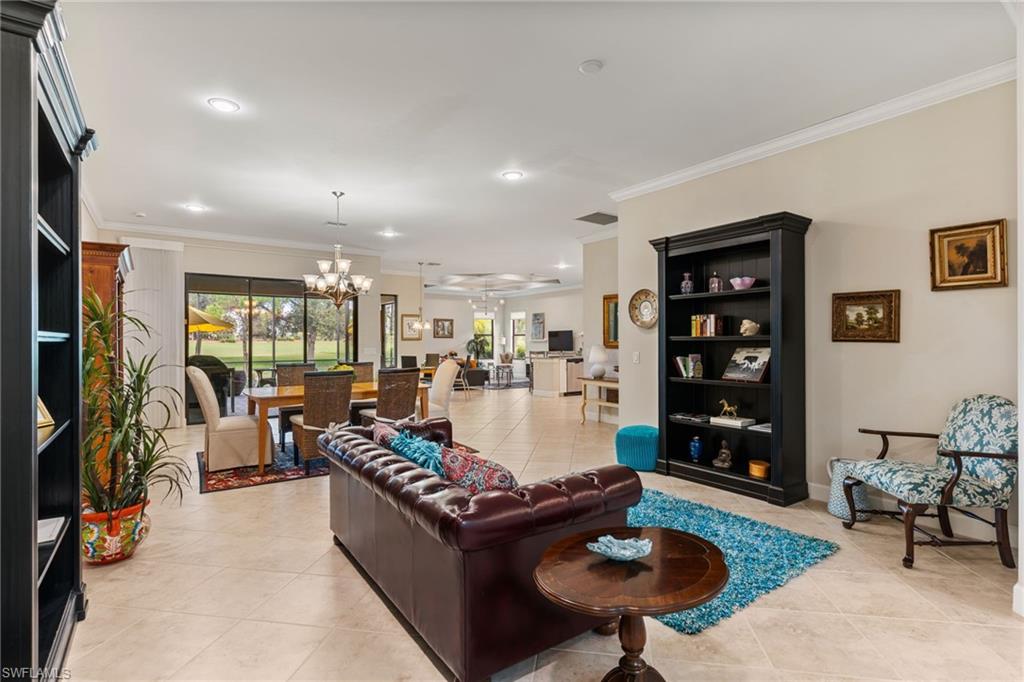 COUNTRY CLUB - Residential