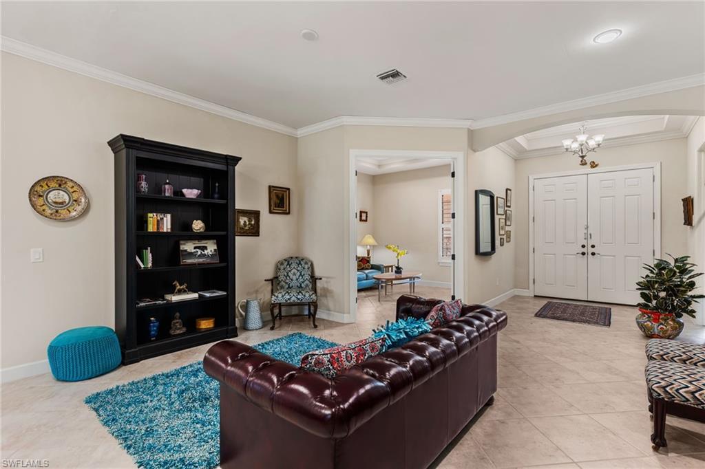 COUNTRY CLUB - Residential