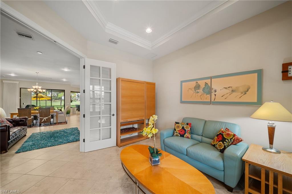 COUNTRY CLUB - Residential