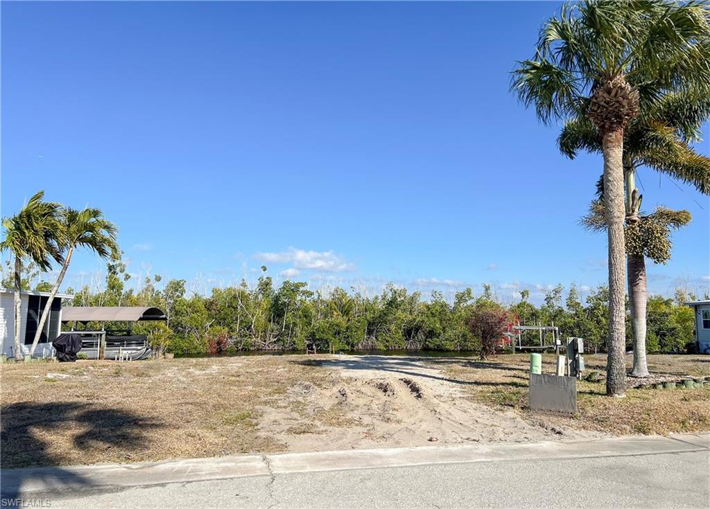 BAYSIDE ESTATES - Land