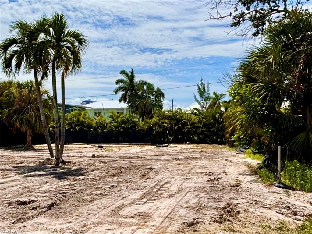 Residential lot located mid island in one of the most charming communities the Island has to offer.   Gulf Island Manor.  This community is made up of 59 homes including a few lots.  The vibe has a feeling of "old Florida" mixed with new.   Still many historic cottages.
This lot is cleared and ready to build.  There is also an in-ground pool that can be rehabbed and brought back.
   Owners share a beautiful Bay Front Park with marina like setting.  Large Tiki Hut
with tables and chairs.  T-dock for fishing.
Community also shares ownership of a beach front lot with "Key West" style Gazebo, tables and chairs.  Places to park Golf Carts and Bikes for the Sunset and Cocktails with the neighbors and guests.
This is your opportunity to build your dream home on FMB and have available wonderful amenities.   There is not community like this on the Island.