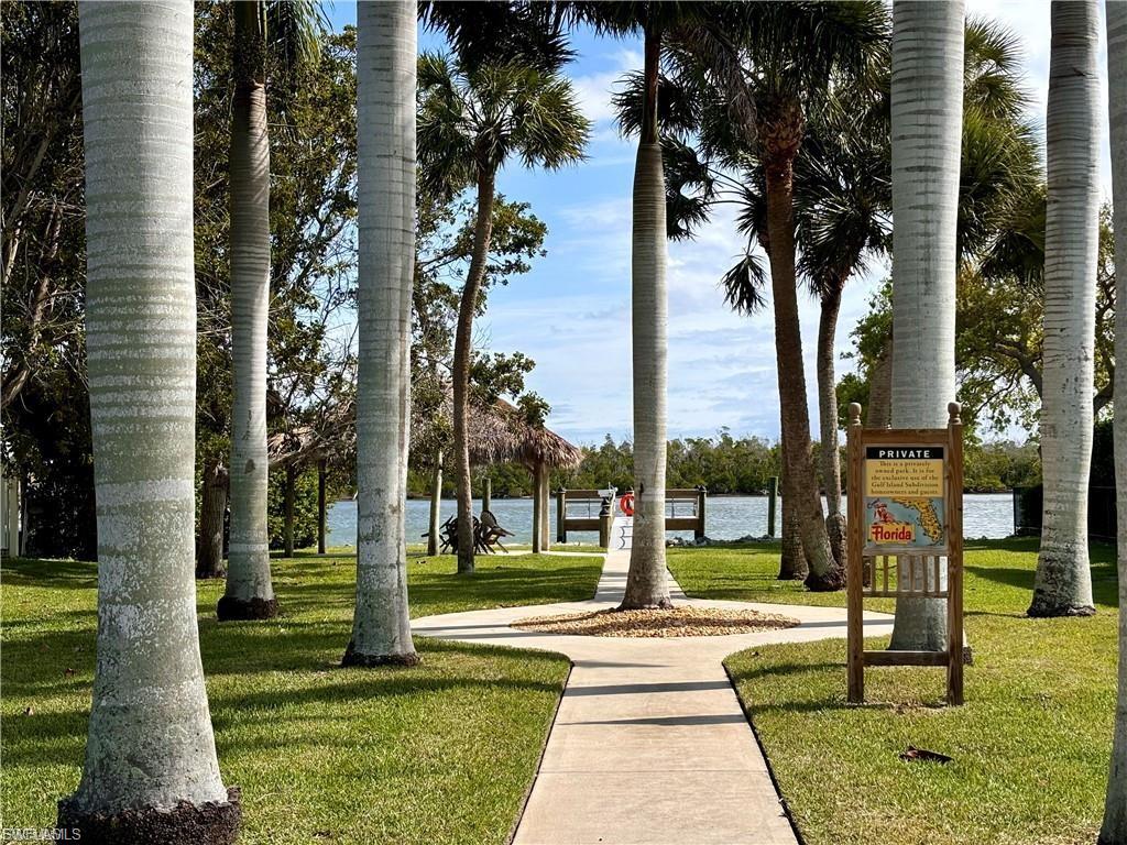 GULF ISLAND MANOR - Land