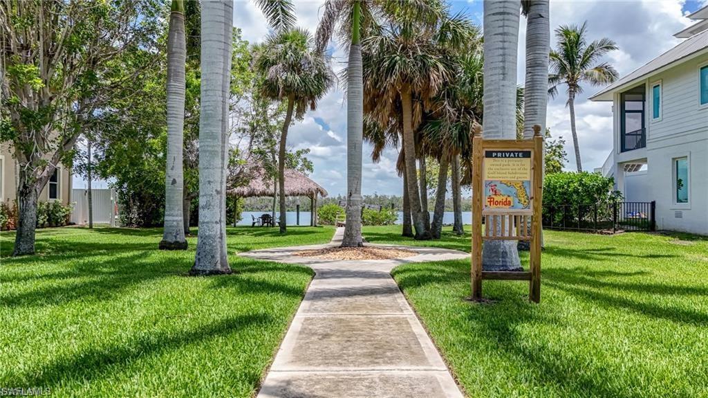 GULF ISLAND MANOR - Land