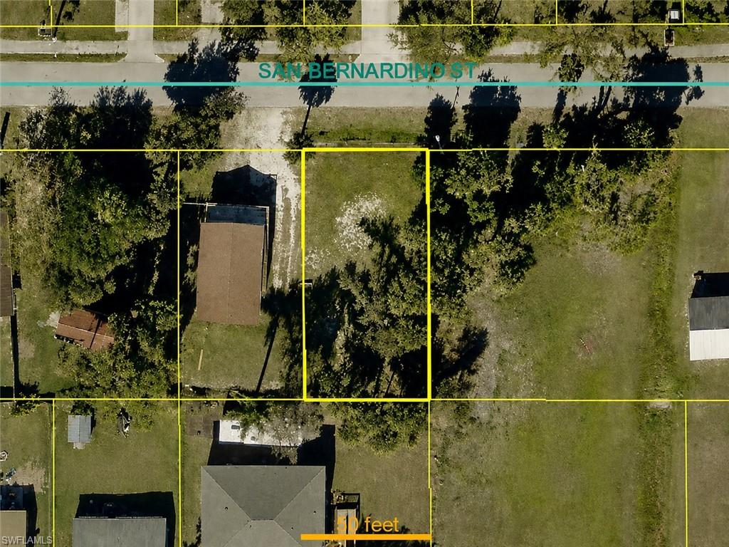 MOBILE HOME ALLOWED! City water, closed to nearby stores, easy access to I-75 and downtown Fort Myers. Seller financing available, no credit required. Clean title, lot is already cleared. One of the only lots for sale in Pimona Park. Hablo Español!