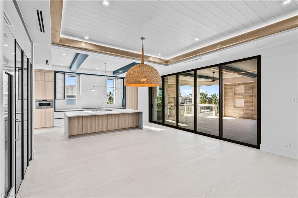 LAGUNA SHORES - Residential