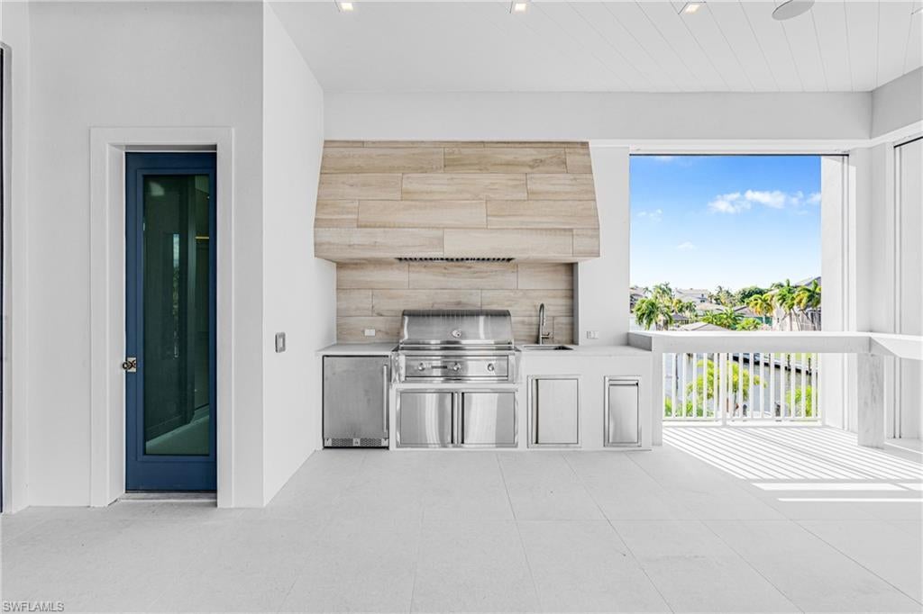 LAGUNA SHORES - Residential