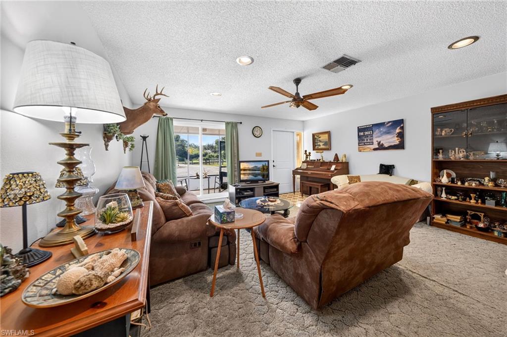 ACREAGE - Residential