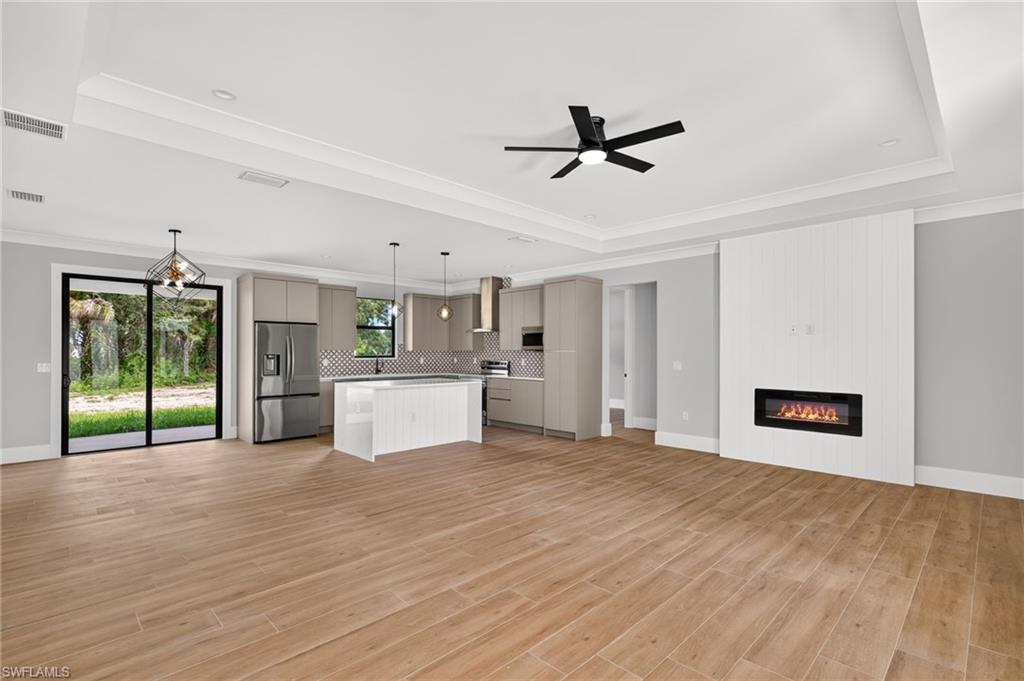 GOLDEN GATE ESTATES - Residential