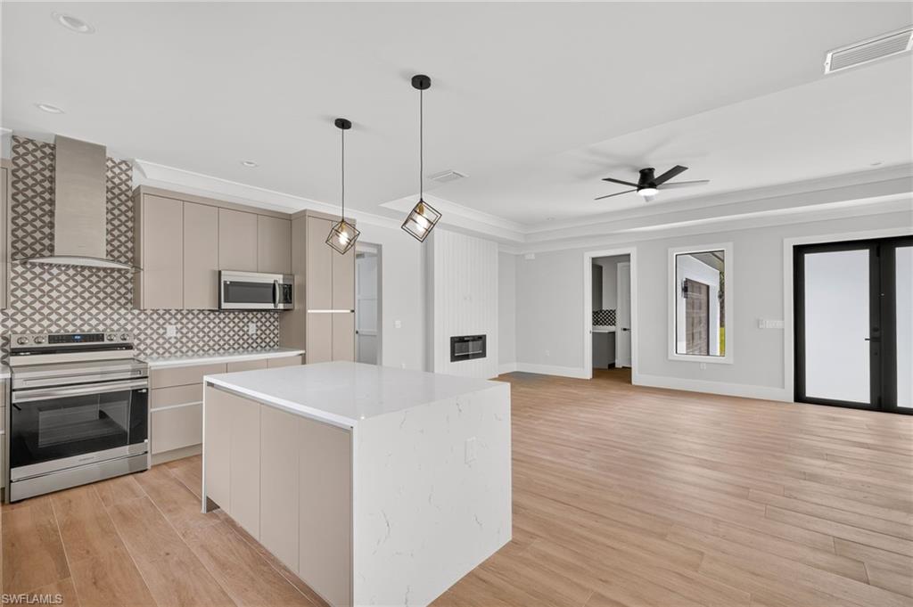 GOLDEN GATE ESTATES - Residential