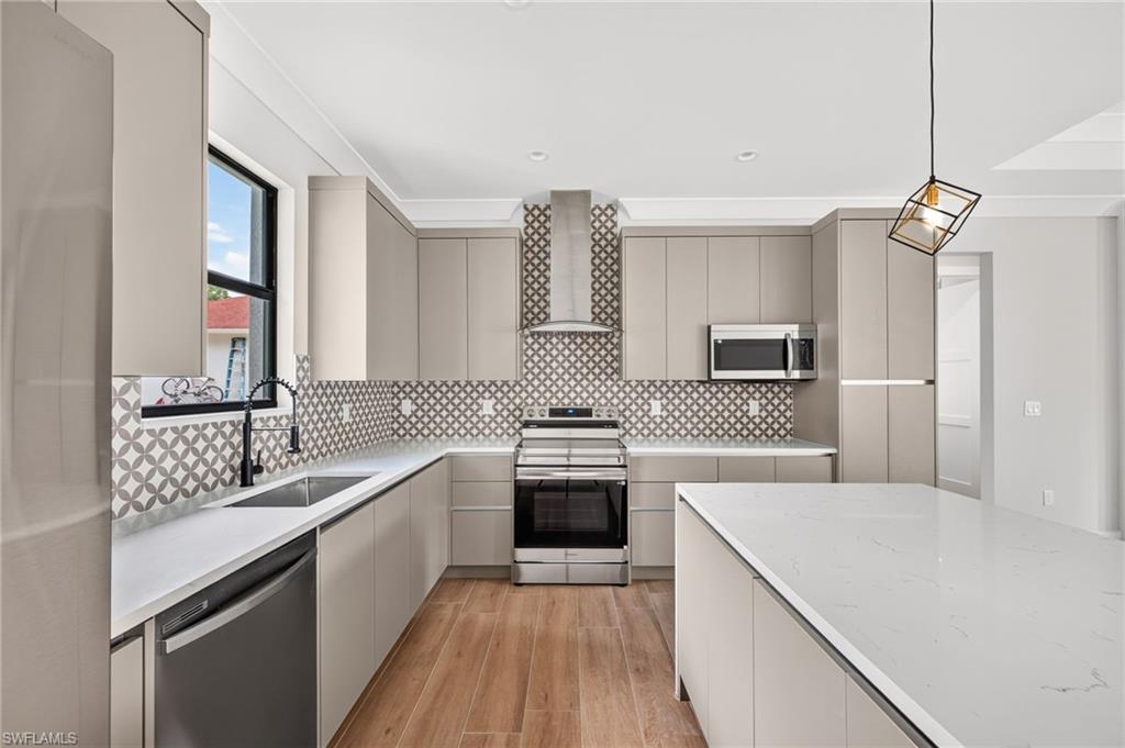 GOLDEN GATE ESTATES - Residential