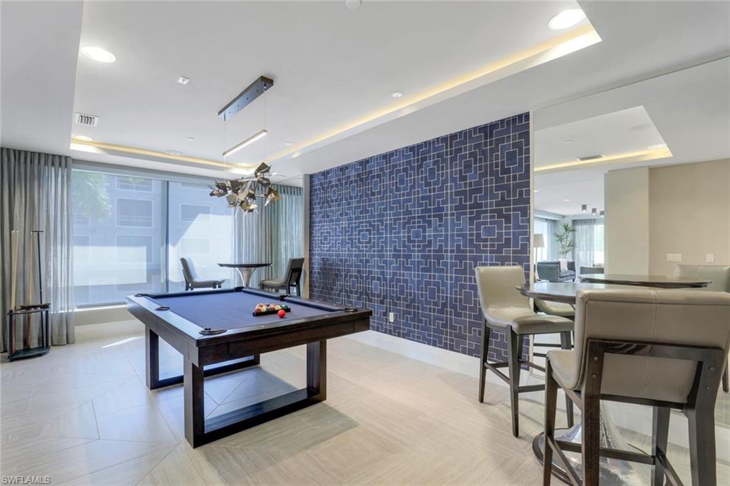NAPLES SQUARE - Residential Lease