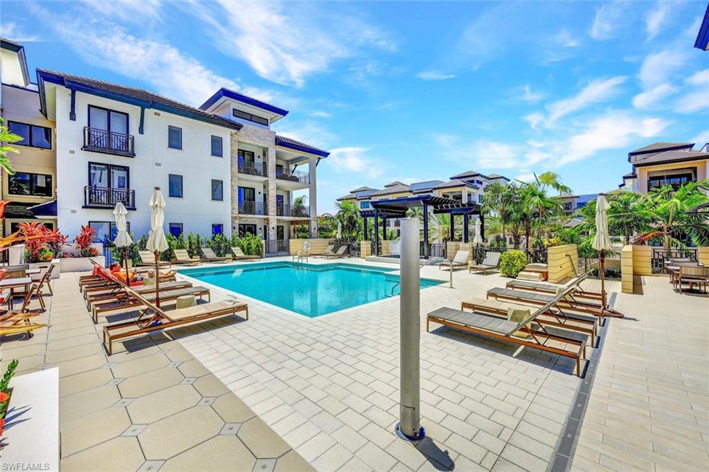 NAPLES SQUARE - Residential Lease