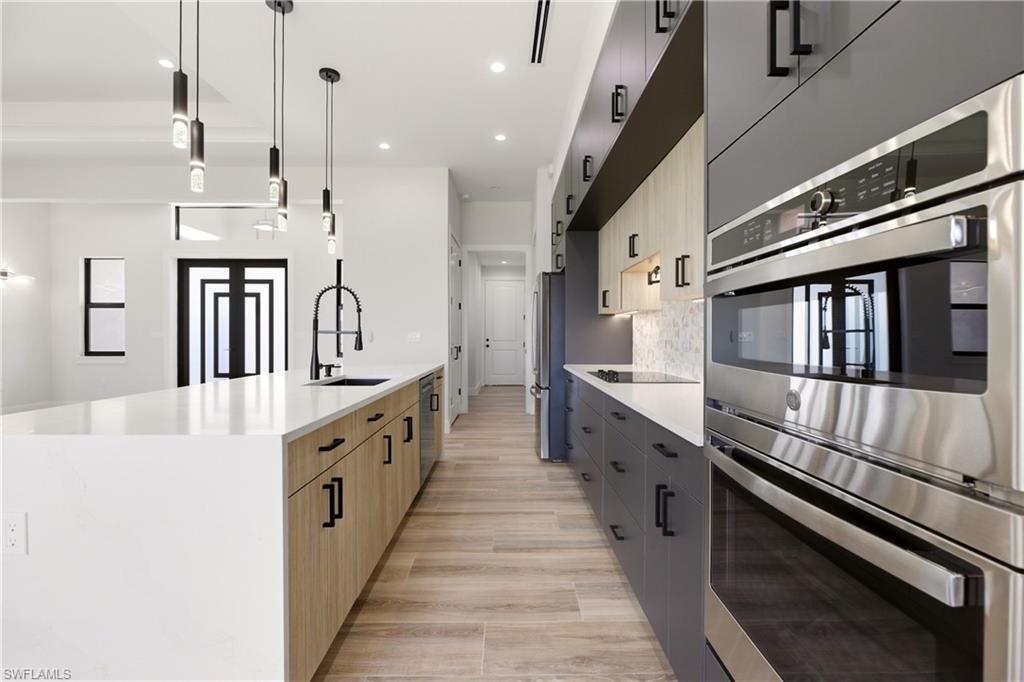 GOLDEN GATE ESTATES - Residential