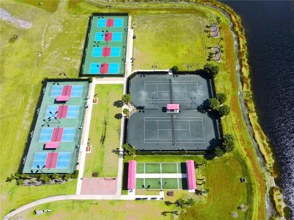 HAMPTON LAKES - Residential