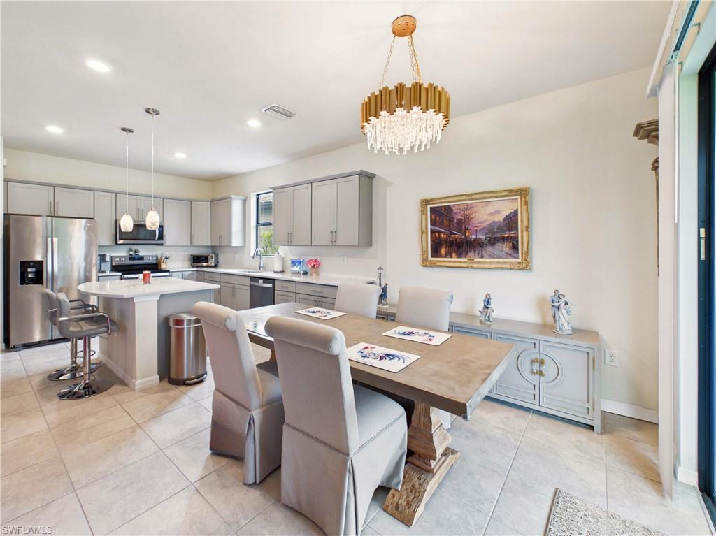 HAMPTON LAKES - Residential