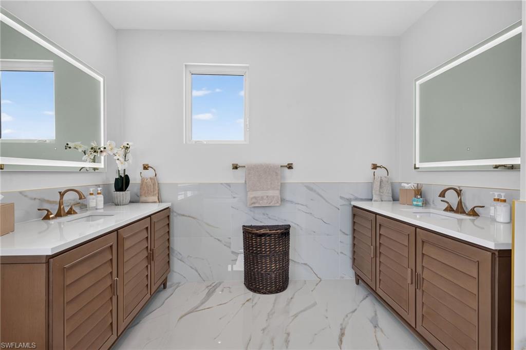 BEACHVIEW COUNTRY CLUB ESTATES - Residential