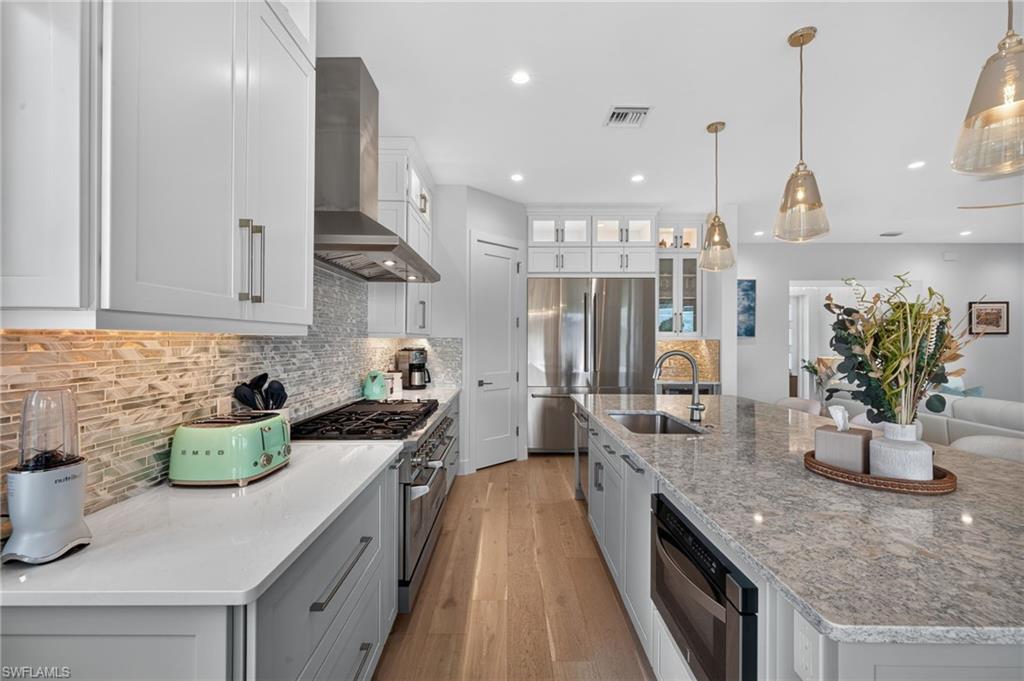 BEACHVIEW COUNTRY CLUB ESTATES - Residential